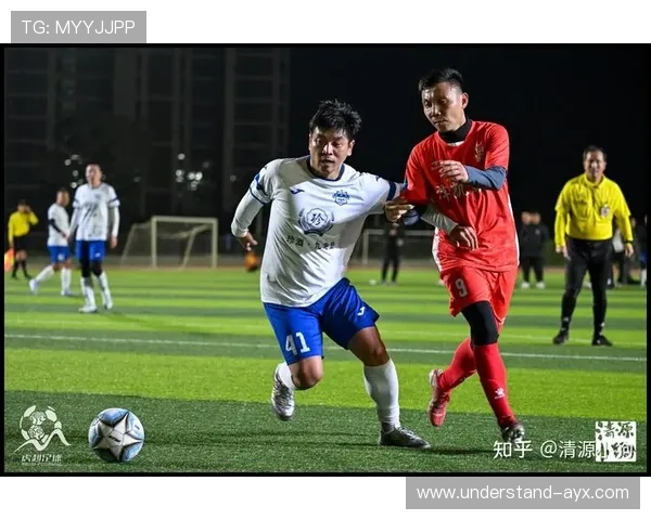 中国足球超级联赛新赛季揭幕战精彩上演 多支球队阵容大换血竞争激烈