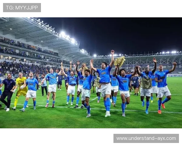 欧冠焦点战引爆球迷热情豪门对决悬念全面升级再掀高潮今夜上演