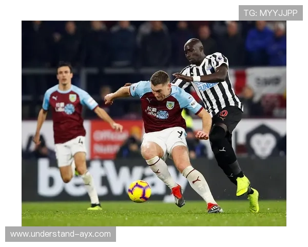 伯恩利足球俱乐部历史沿革与赛季辉煌成就全解析 伯恩利足球俱乐部历史沿革与赛季辉煌成就全解析