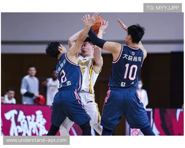 中国男篮迎来关键热身赛检验新阵容实力与战术调整